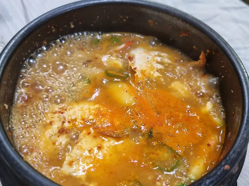 해산물이 듬뿍 들어간 된장찌개