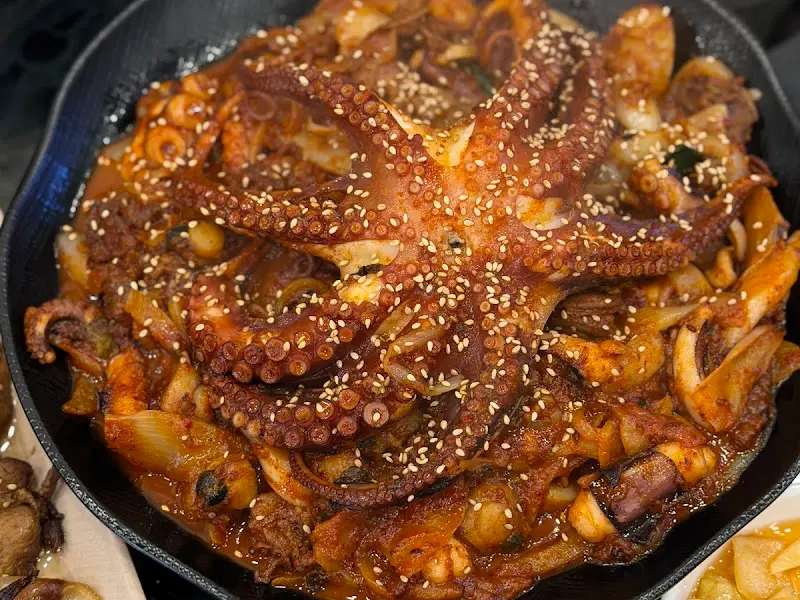 스페셜 낙지볶음의 압도적인 비주얼