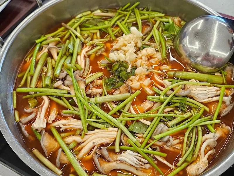 보글보글 끓는 샤브샤브