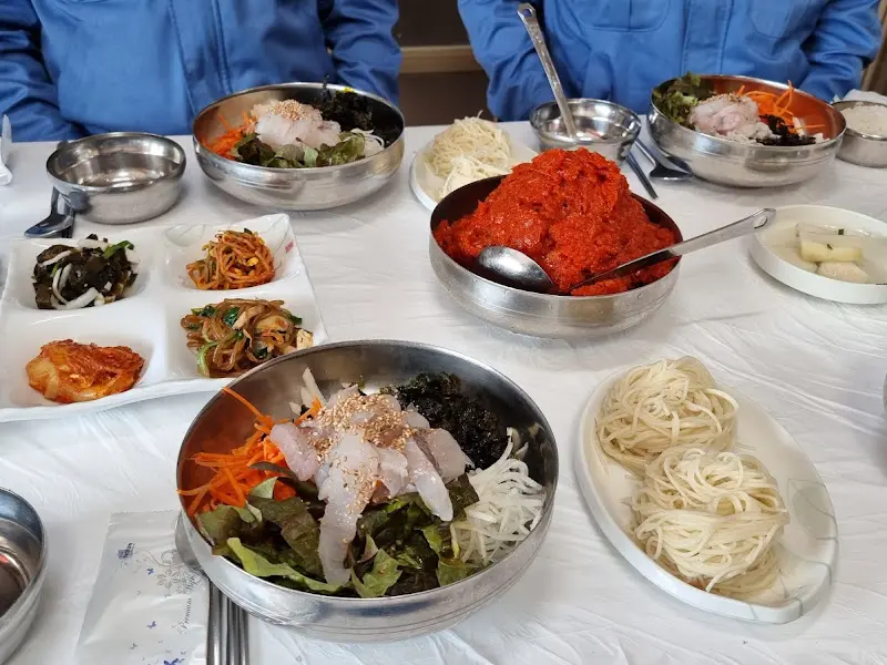 푸짐한 물회 한 상 차림