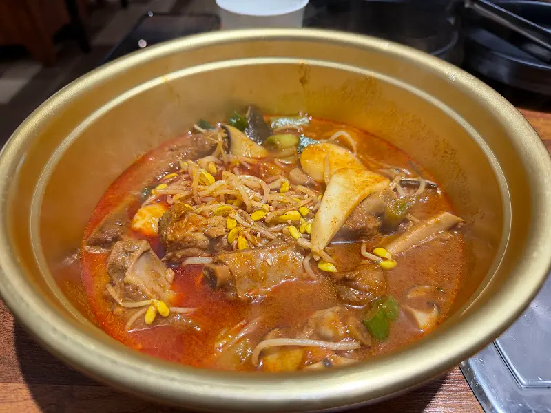 푸짐한 매운 등갈비찜 한 상 차림