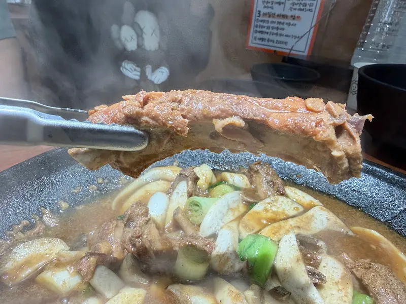 살이 부드럽게 발라지는 등갈비