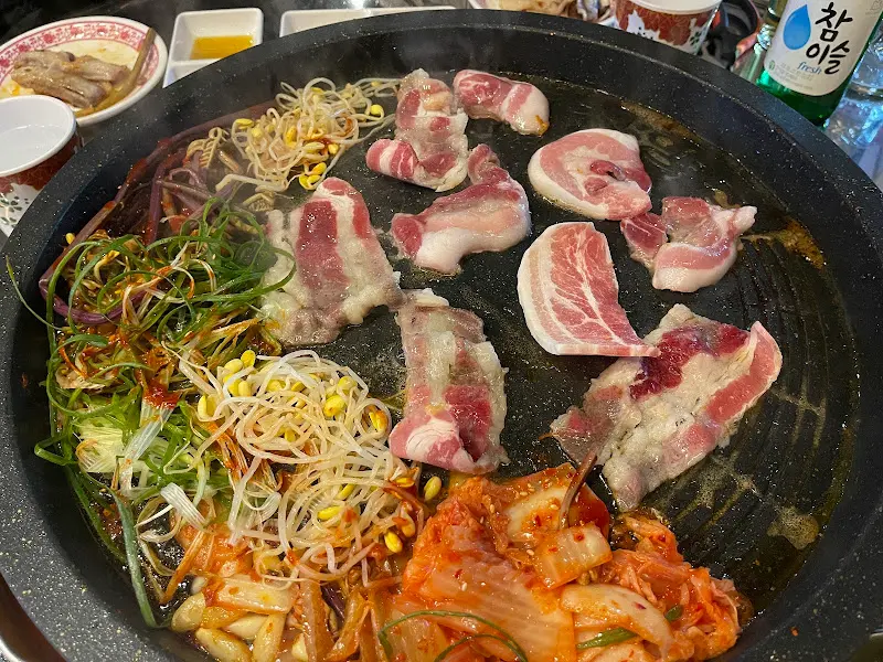 잘 익은 냉동 삼겹살