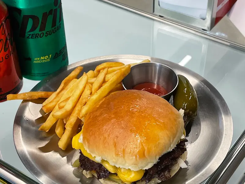 더블 치즈 버거