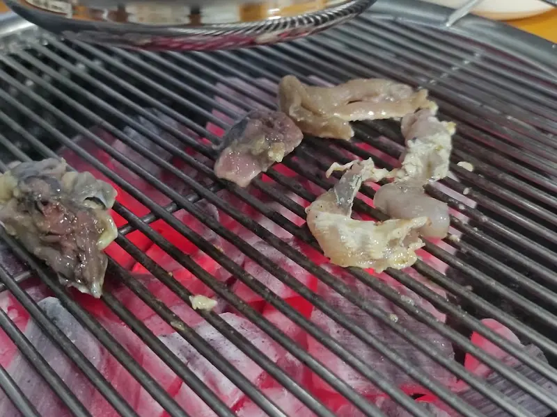 오골계 구이 숯불