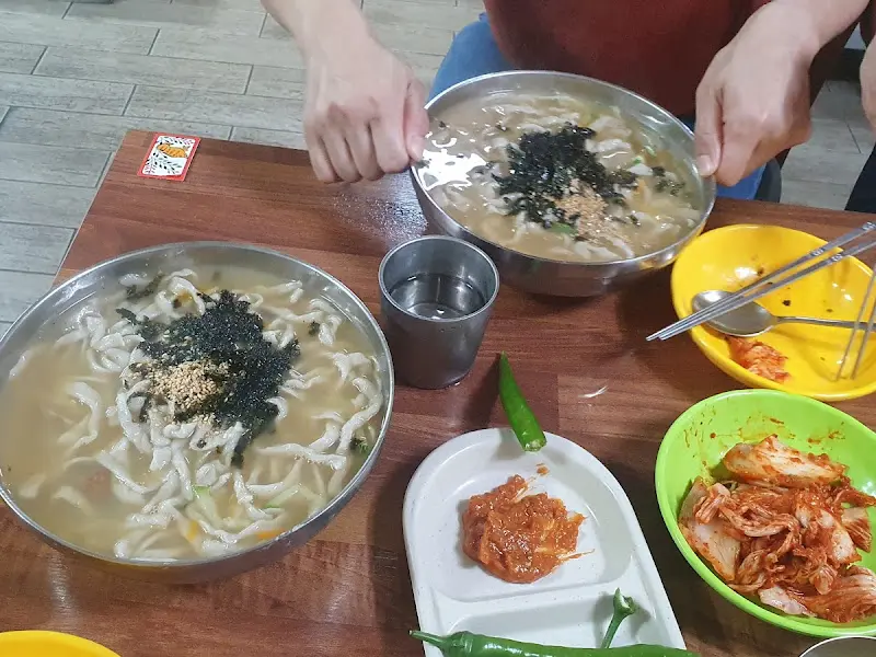 논산칼국수 칼국수와 비빔밥
