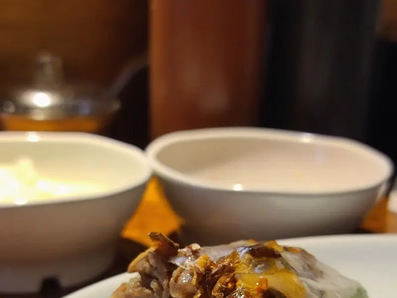 깔끔하게 차려진 테이블 세팅