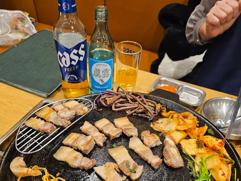 술과 함께 즐기는 삼겹살