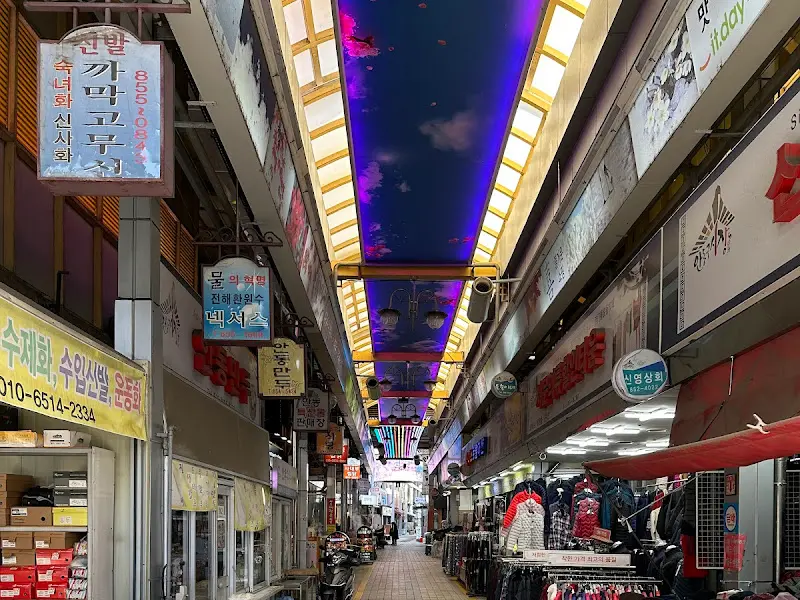 찜닭과 다양한 채소