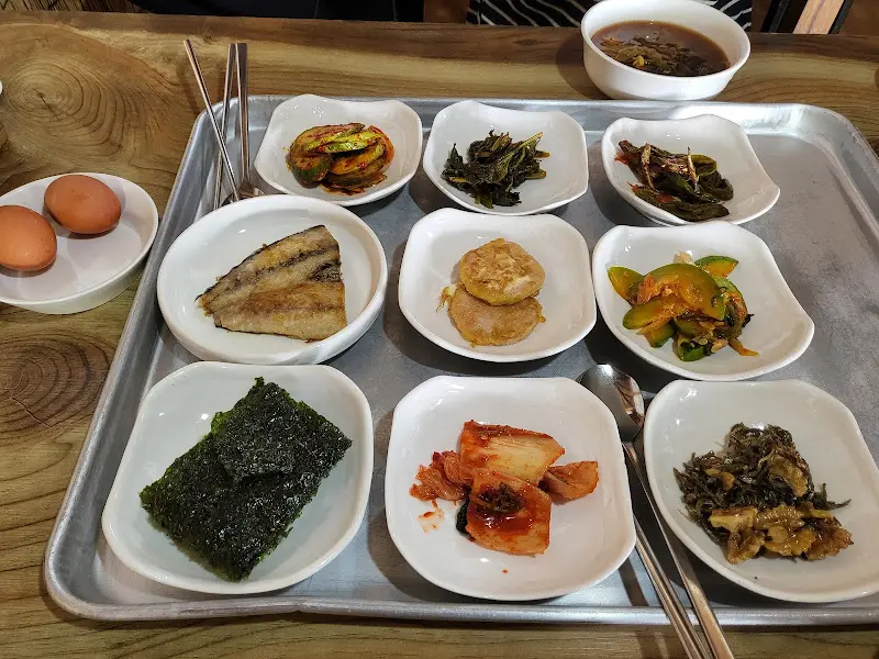 푸짐한 백반 한 상 차림