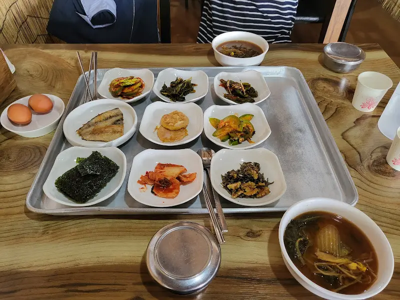 다시 봐도 먹음직스러운 백반