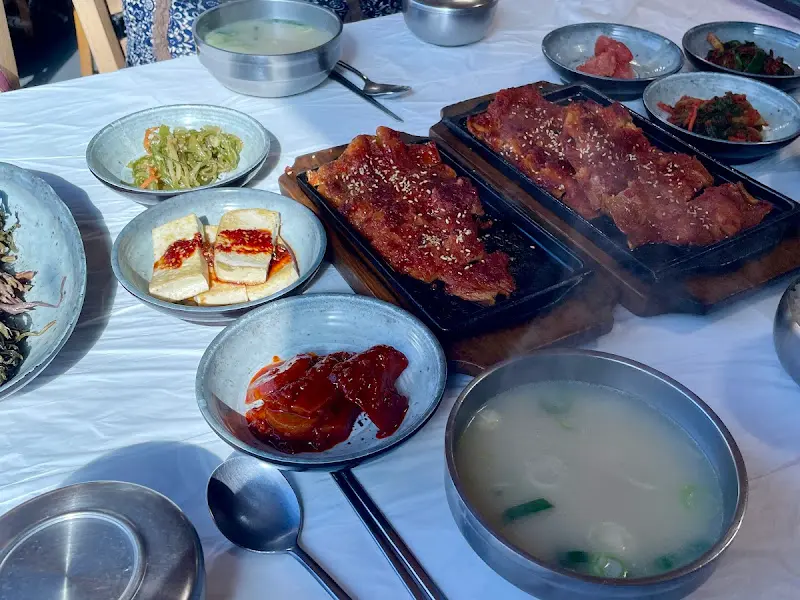 황태구이정식과 더덕구이정식 한 상 차림