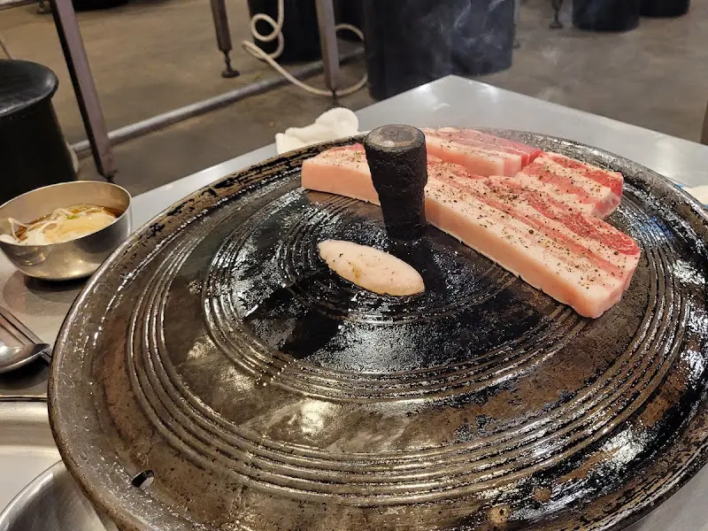 잘 구워진 삼겹살