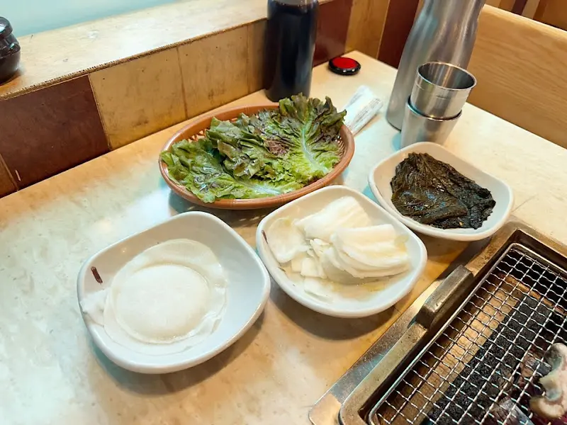 장어와 함께 곁들여 먹는 밑반찬