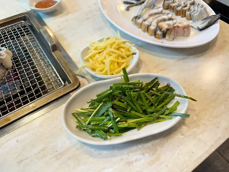 초벌되어 나온 장어