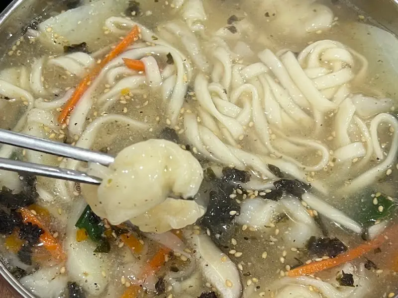 탱글탱글한 칼국수 면발