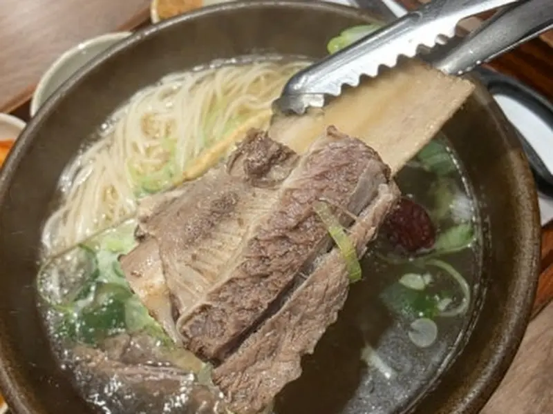 강갈비탕 갈비 클로즈업