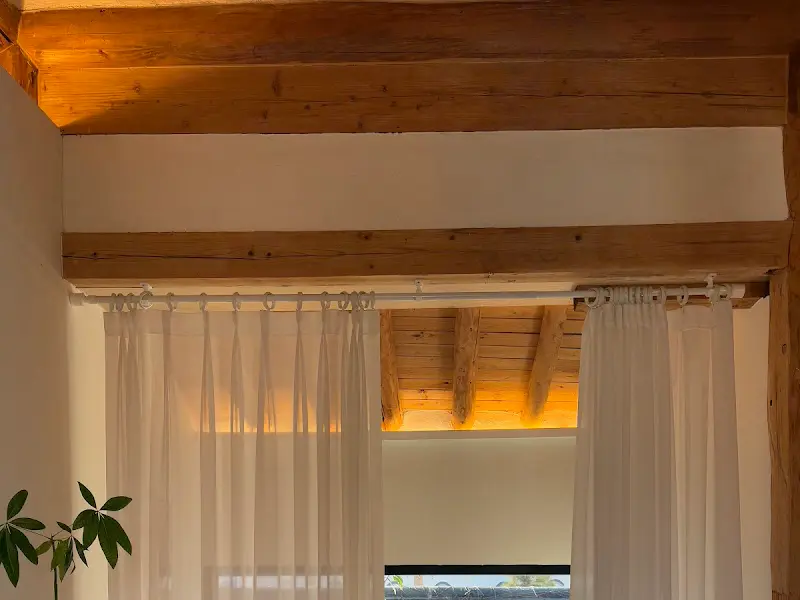 카페 내부 인테리어