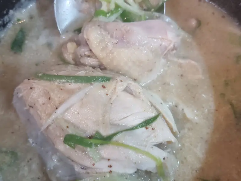 들깨 삼계탕 국물