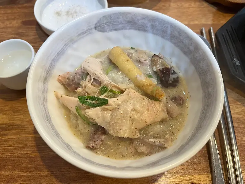 김정옥엄나무삼계탕 외관