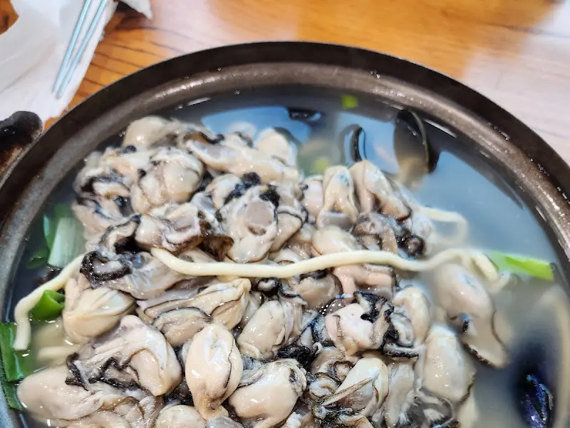 굴칼국수 근접샷