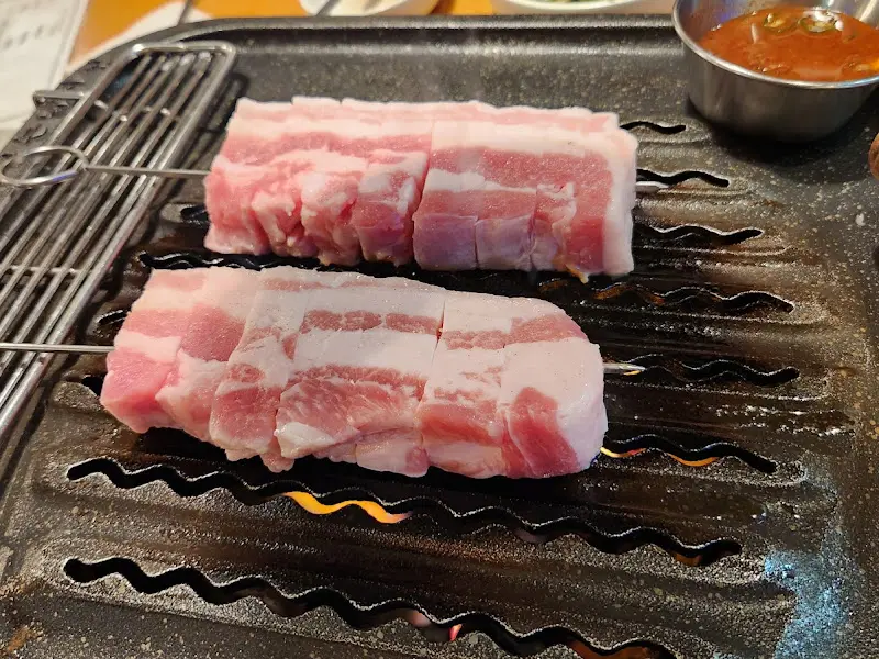 불판 위의 삼겹살