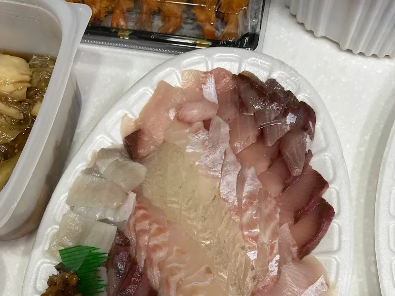 싱싱한 회와 해산물이 가득한 한 상