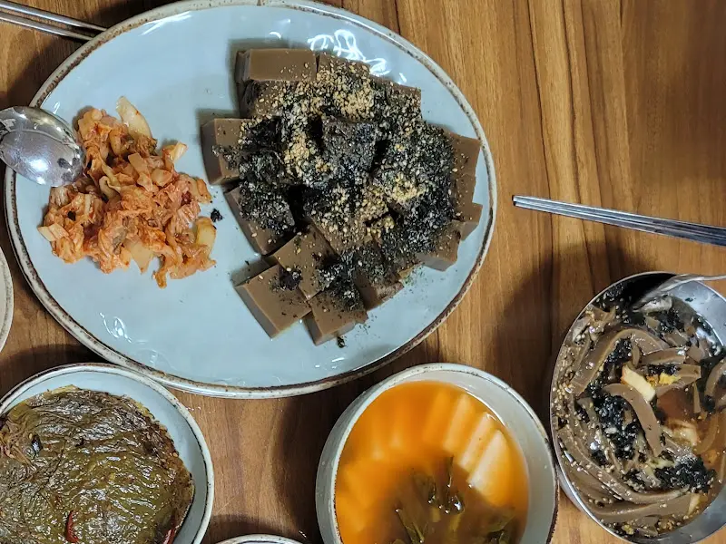 도토리묵과 반찬