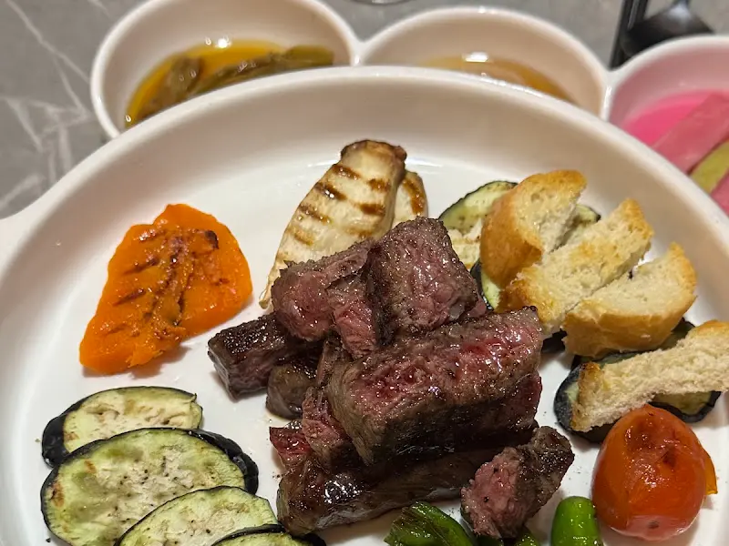 육즙 가득한 한돈 구이