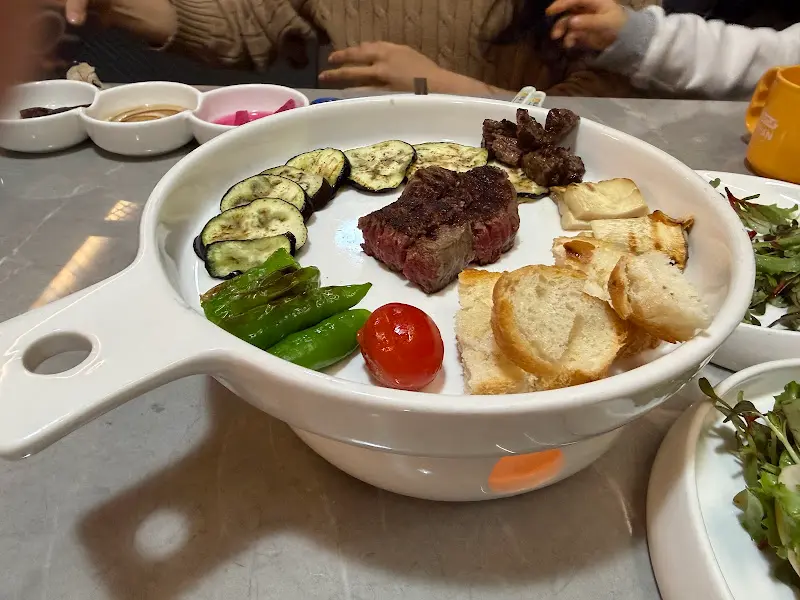 가니쉬와 함께 구워먹는 한돈