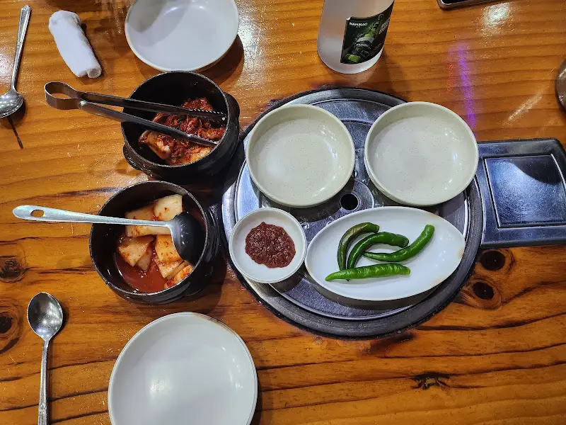 감자탕과 밑반찬