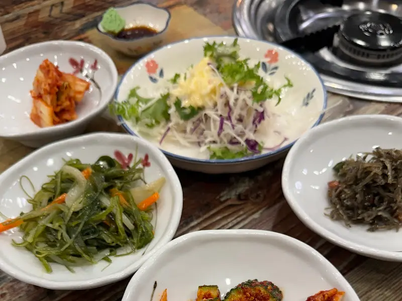 정갈한 밑반찬 클로즈업