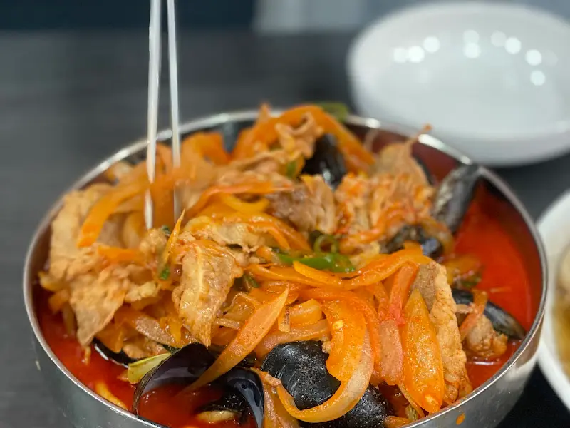 해물짬뽕의 면과 해산물