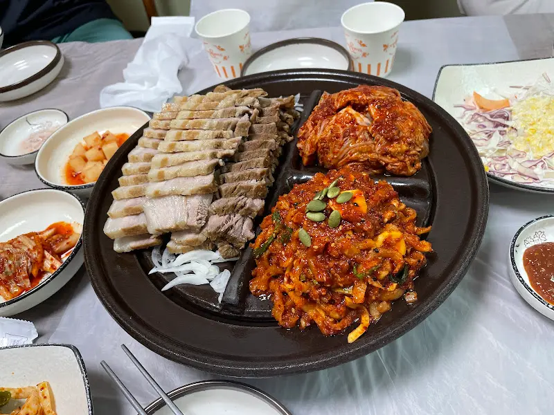 윤기가 흐르는 보쌈