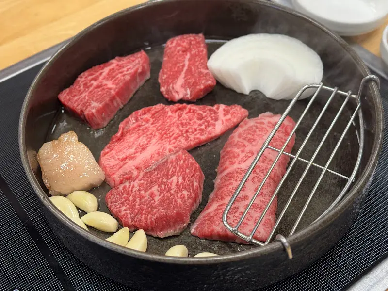 소고기 굽는 모습