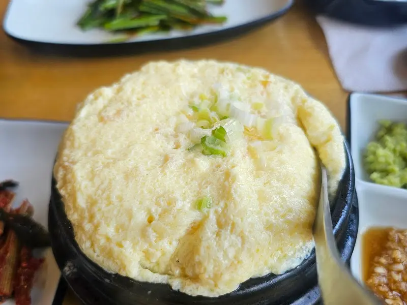 봉긋 솟아오른 계란찜