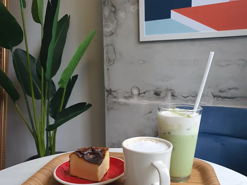 말차라떼와 디저트