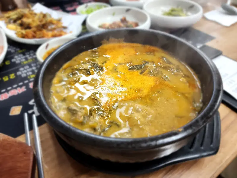 보글보글 끓는 추어탕