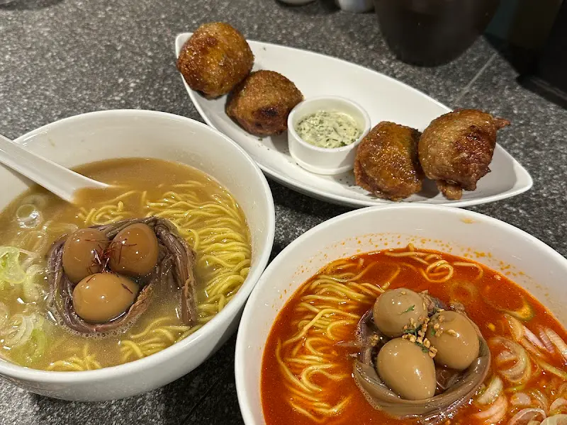 라무라 백색 라멘과 계피교자