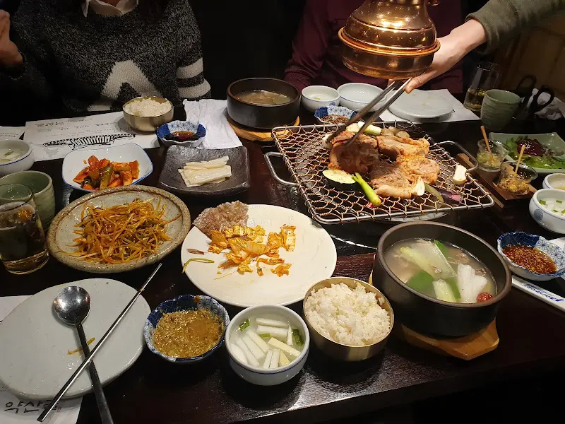 고기 굽는 모습