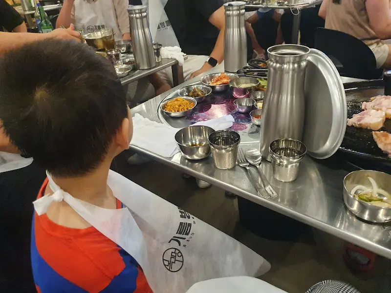 테이블 세팅 모습