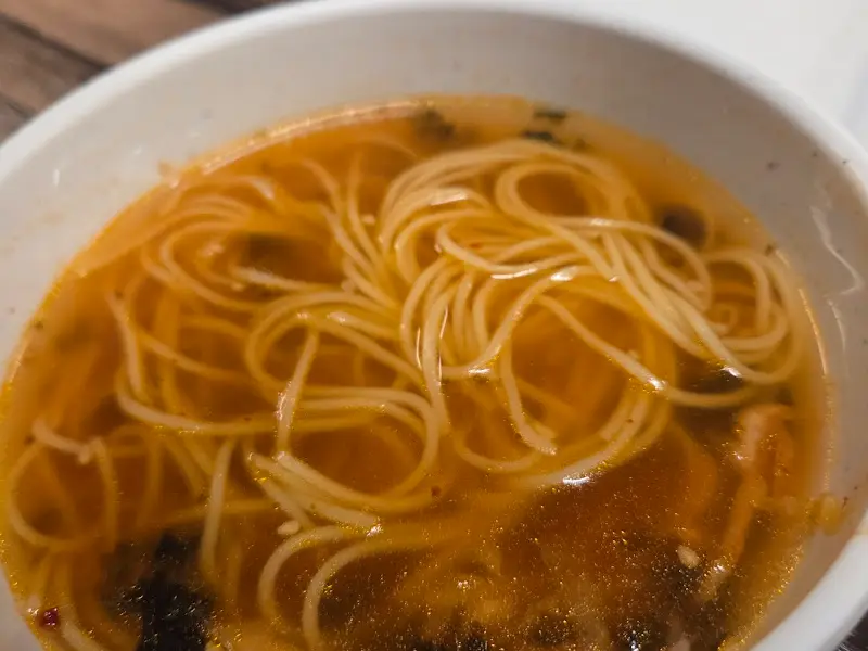 따뜻한 잔치국수