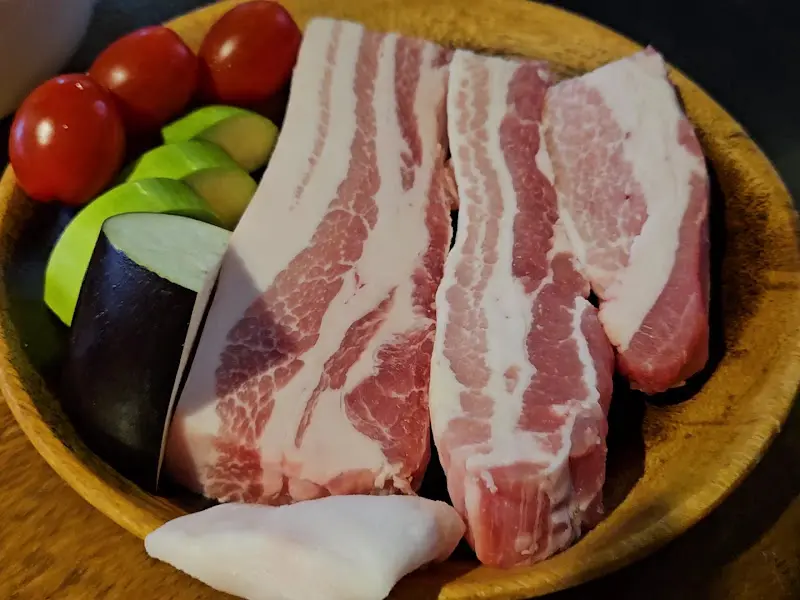 싱싱한 삼겹살 한 상