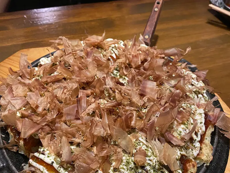 가쓰오부시가 춤추는 오코노미야키