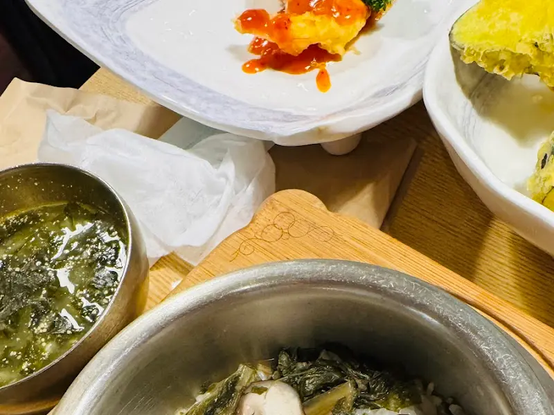 전복돌솥밥과 미역국