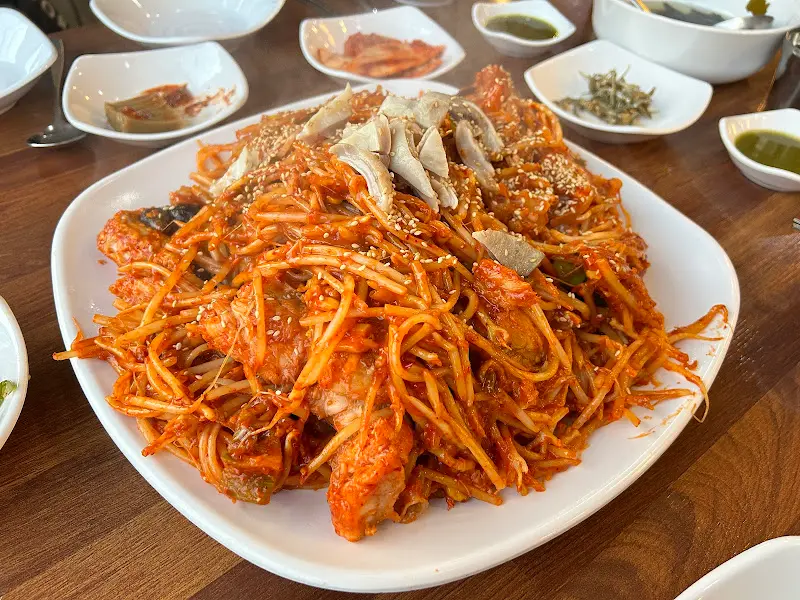 푸짐한 양의 아구찜