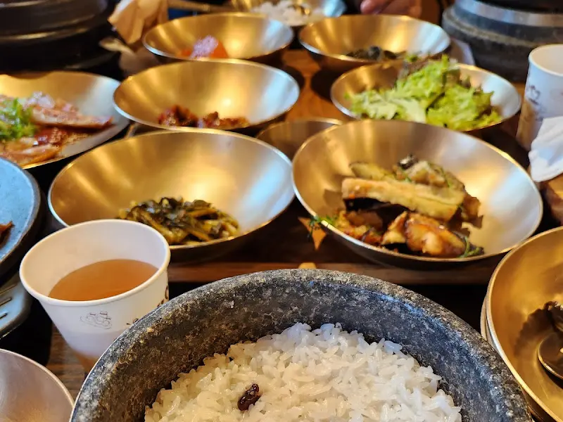 정갈하게 차려진 한 상 차림