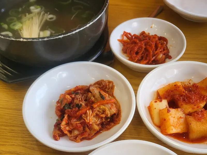 강남면옥 밑반찬