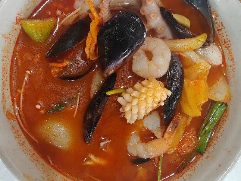 푸짐한 해물짬뽕