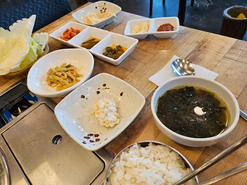 푸짐한 기본 반찬